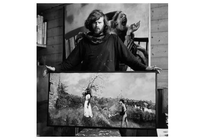 Lenkiewicz holding 'Man Watching Woman Walk Away', 1977. Lenkiewicz holding 'Man Watching Woman Walk Away', 1977.