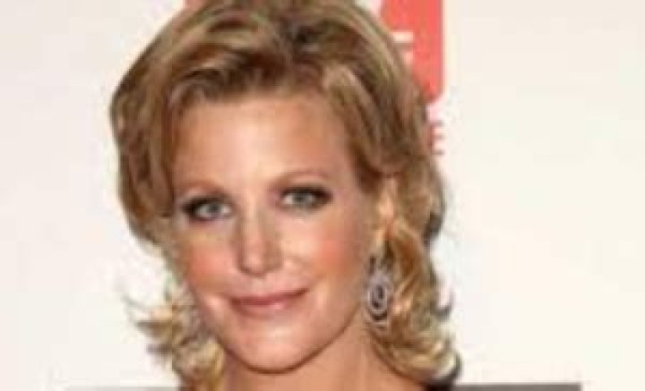 
Anna Gunn Illness and Health Update, What Happened to Anna Gunn? What Disease Does Anna Gunn Have? 