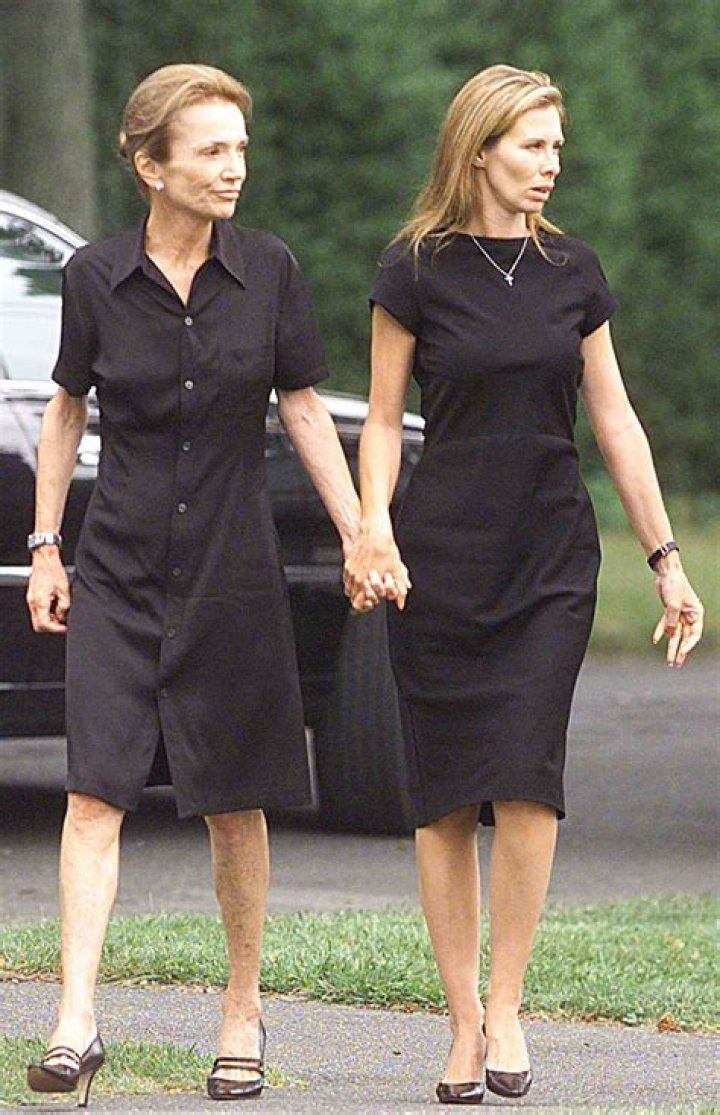 Carole Radziwill Height, Weight, Net Worth, Age, Birthday, Wikipedia, Who, Nationality, Biography