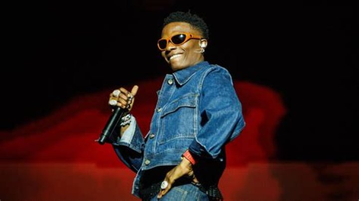 
Drama As Wizkid’s New Song Causes Unrest Amongst Davido And May D 