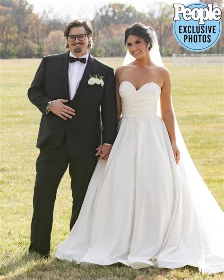 
Kyle Beach is not Married to a Wife. Dating Girlfriend: Bianca Guglielmotti Kyle Beach Kids 