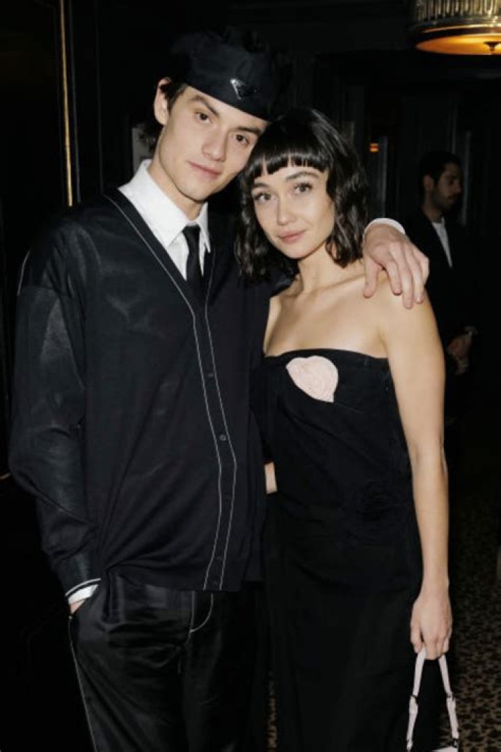 Meet Louis Partridge And His Girlfriend Sydney Chandler On Instagram