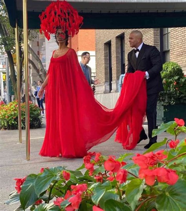 
Nicole Ari Parker and Kristin Davis Unveil Dramatic Looks from the Set of ‘And Just Like That…’ 