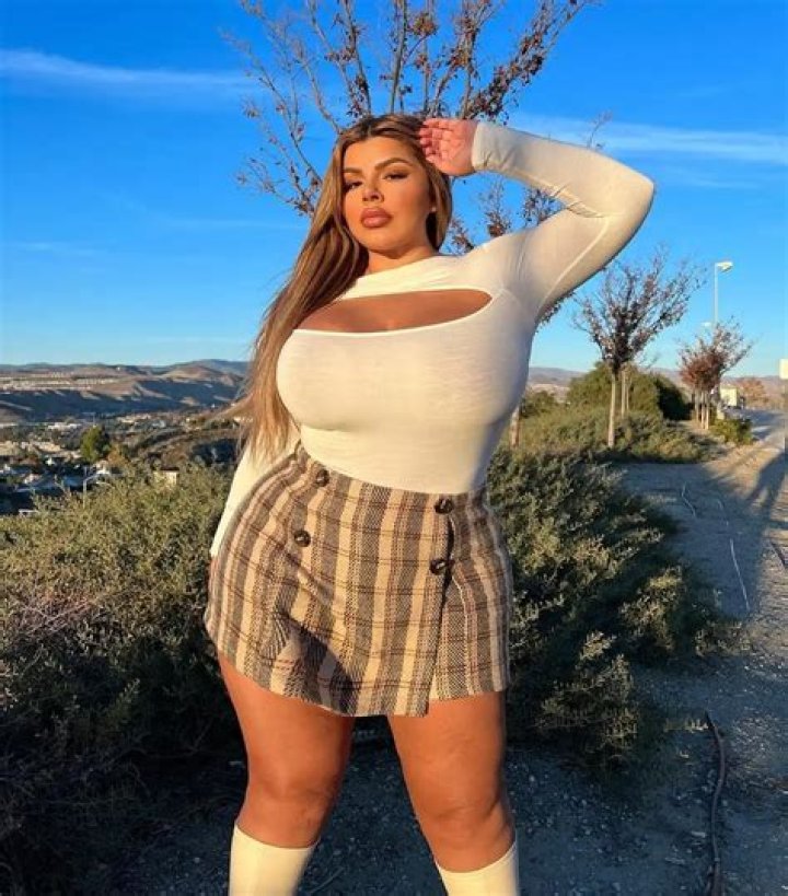 Saveria Height, Weight, Net Worth, Age, Birthday, Wikipedia, Who, Instagram, Biography