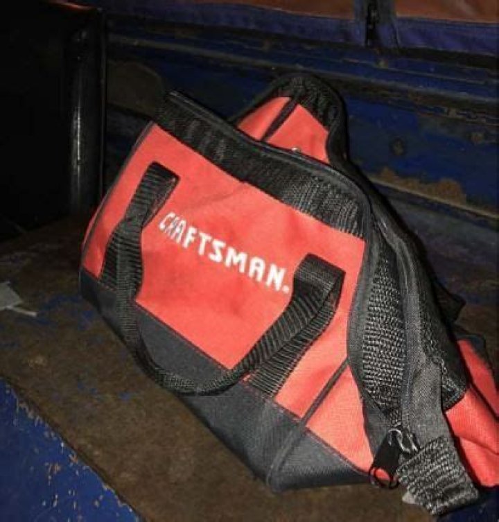 
What did Paul Belloisi do? American Airlines employee convicted after conspiring to smuggle drugs on plane 