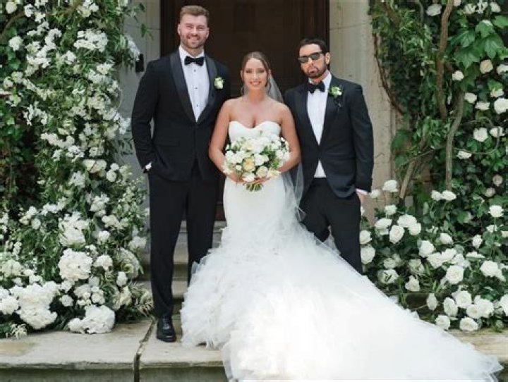 
Who Is Alex Marshall Married To? Explore His Children Net Worth Ethnicity CELEBPIETEAM JANUARY 21, 2022 