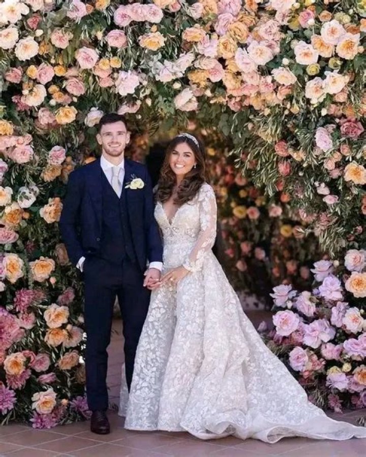 
Who Is Andy Robertson’s wife, Rachel Roberts? 8 interesting facts about the Sports model 